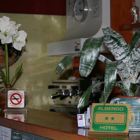 Hotel Maria Luisago Εξωτερικό φωτογραφία